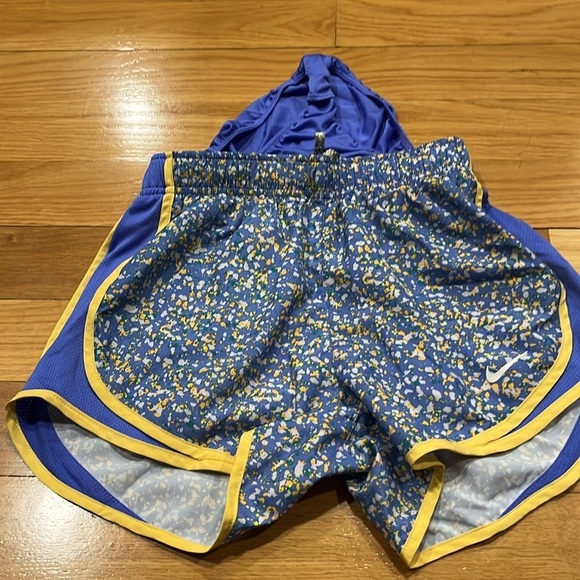 Nike Dri -Fit running shorts size Xsmall . - Picture 7 of 12